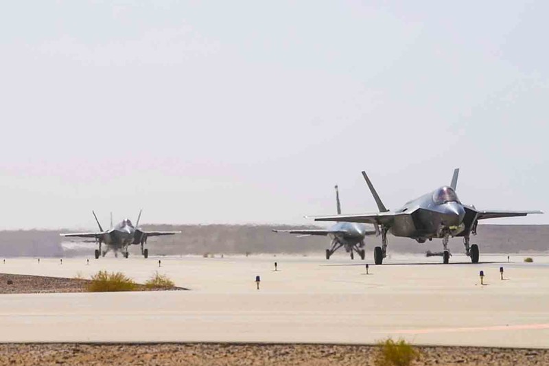 Iranian Missiles Pierce US Defenses, Wound 12 Troops at Saudi Base