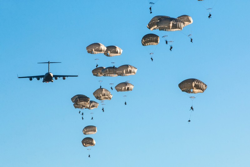 Trump Deploys Paratroopers, Asks Arab States to Finance Iran War