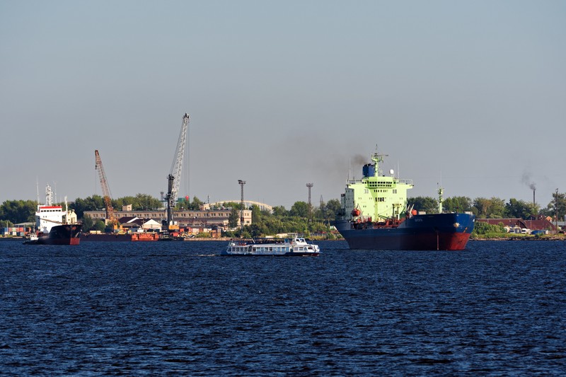 Cuba's Quiet Deal: A Russian Tanker for 2,010 Prisoners