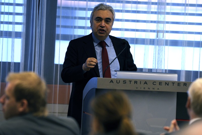 Fatih Birol delivers a presentation at a joint IAEA-IEA seminar in Vienna, Austria