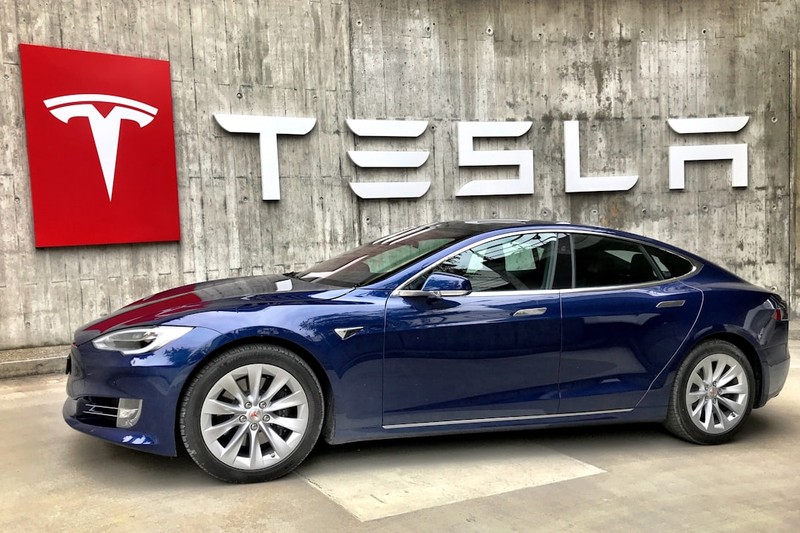 Musk Finally Admits It: Millions of Teslas Will Never Drive Themselves