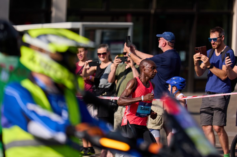 Sawe Shatters Two-Hour Barrier With 1:59:30 in London