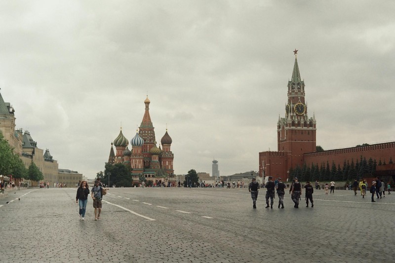 Drone Pierces Moscow's Defenses Days Before Putin's Victory Parade